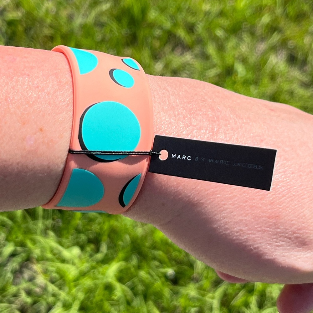 NWT Marc Jacobs Slap Bracelet in Rouge.